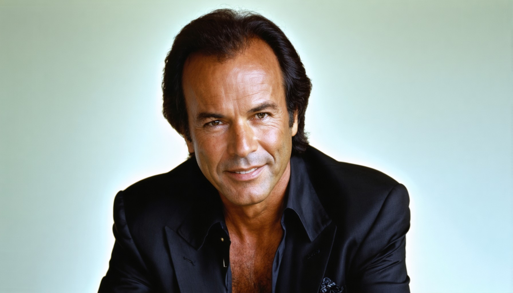 Tajemný maestro: Jak Julio Iglesias okouzlil svět a předefinoval hvězdnost
